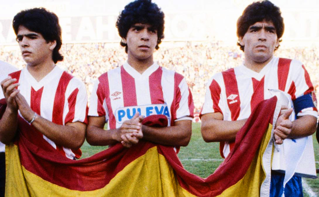 A picture containing person, outdoor, sport, group

Description automatically generated